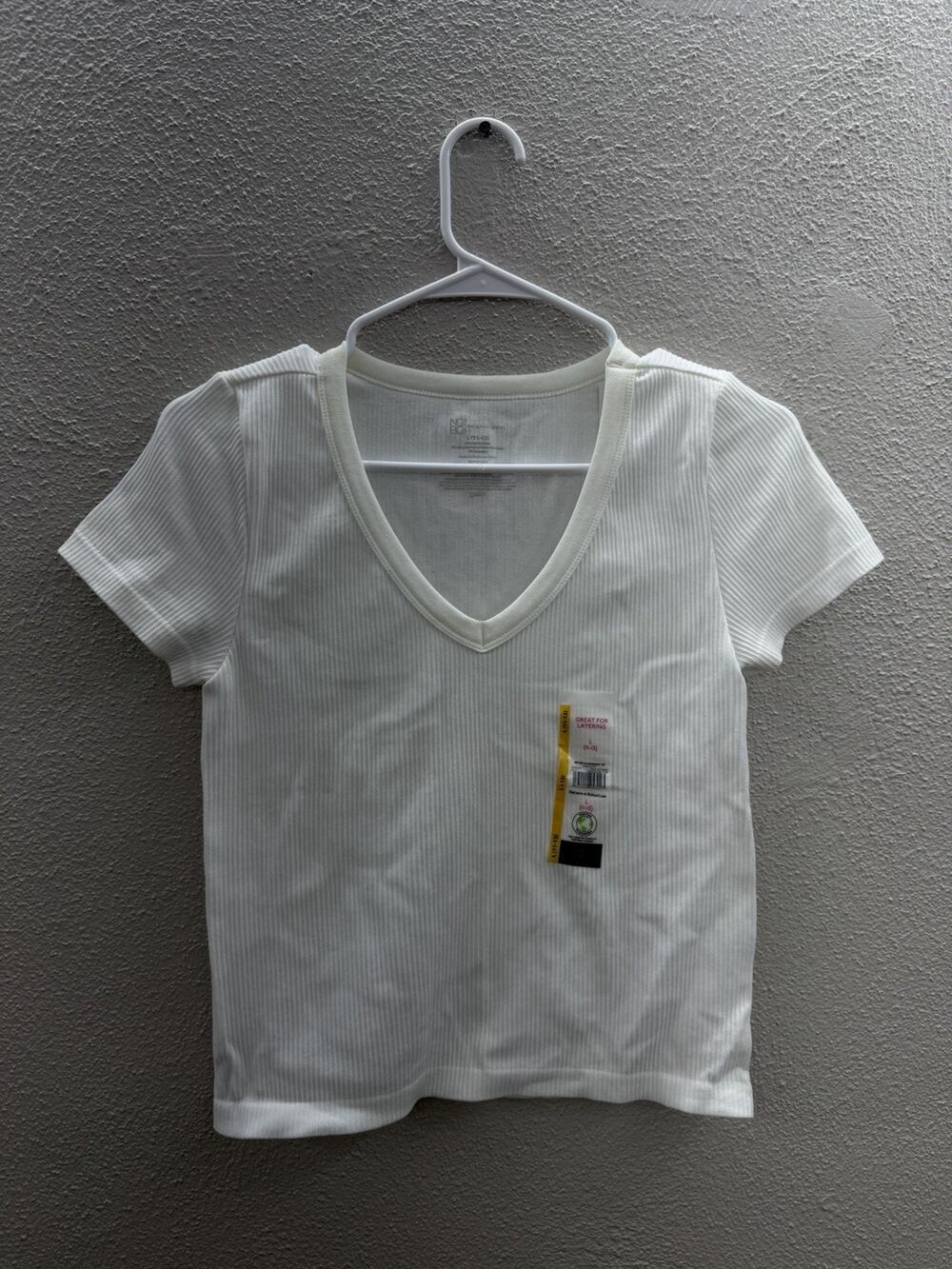 No Boundaries Womens Shirt Size Large White Ribbed Short Sleeve V-Neck Seamless
